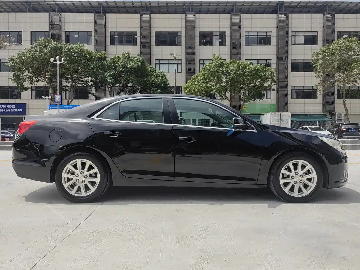 Chevrolet Malibu 2013 2.0L Automatic Luxury Edition фото 10