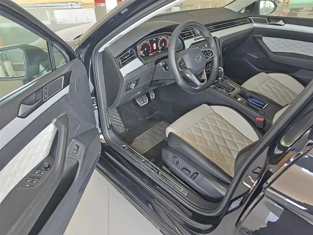 Volkswagen Magotan 2023 Model 2 Million Commemorative Edition 330TSI DSG Luxury фото 16