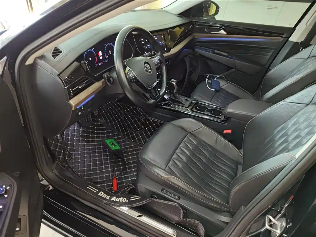 Volkswagen Passat 2019 330TSI Luxury Edition China VI фото 16