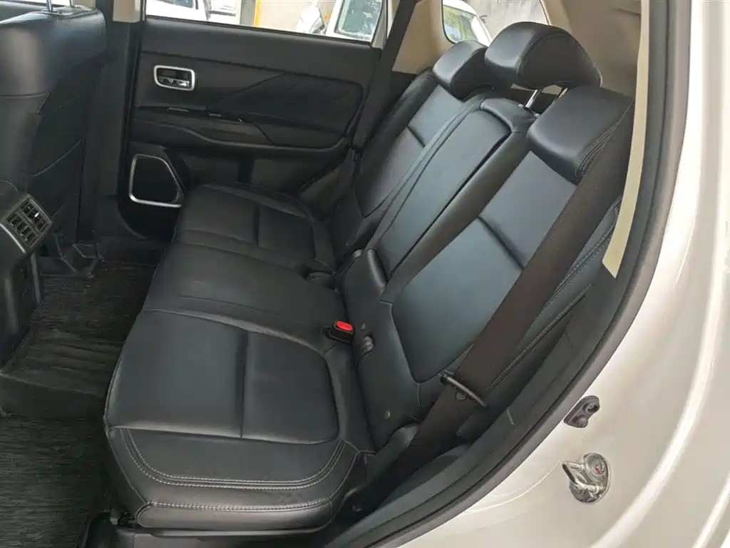 Mitsubishi Outlander 2019 2.0L 2WD Enjoy Edition 5-seater China V фото 17