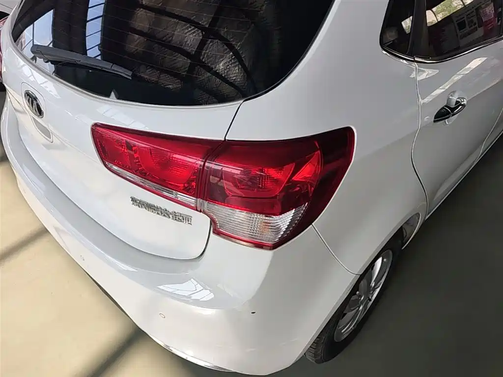 Kia K2 2015 Hatchback 1.4L AT GLS Cool Edition фото 8