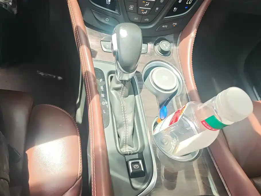 Buick Envision Plus 2017 28T AWD Luxury фото 16