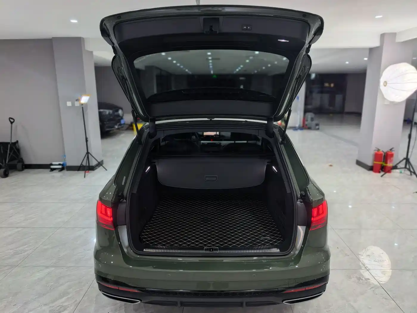 Audi A4 (Import) 2024 2023 Model Avant 40 TFSI Luxury Sport Version