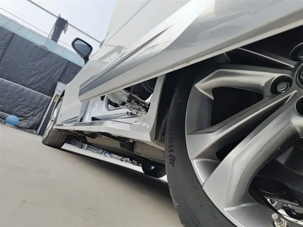 Toyota Sienna 2023 2.5L Hybrid Platinum Edition фото 21