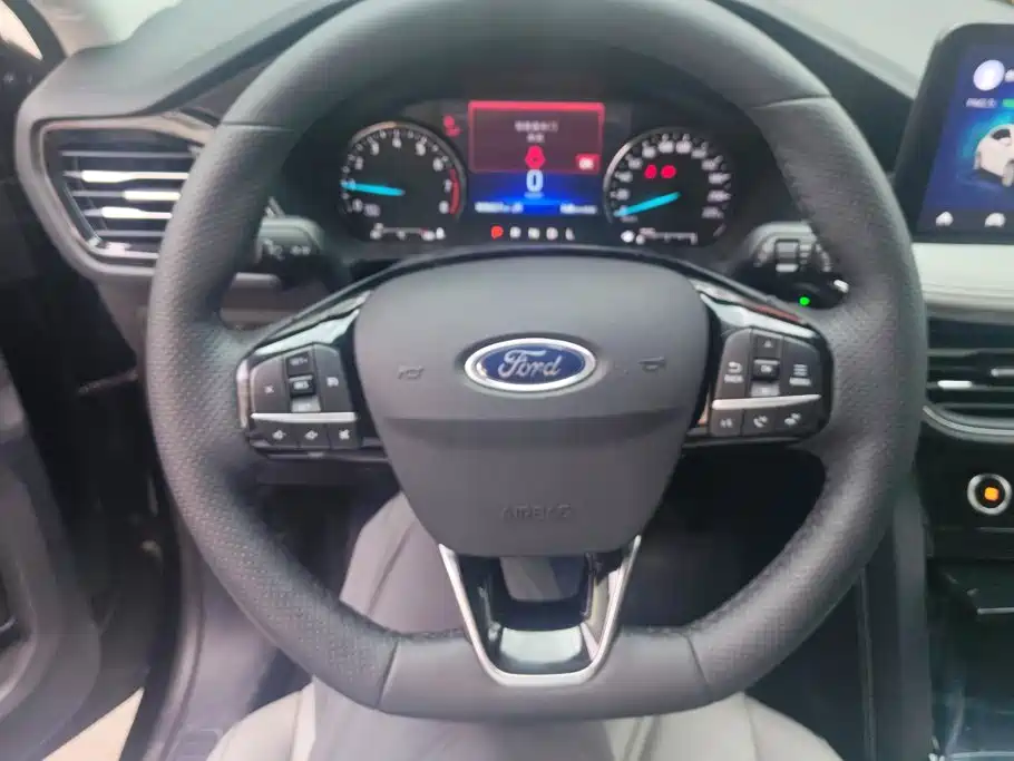 صورة 15 - Ford Escape