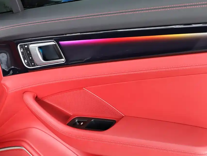 Photo 17 - Porsche Panamera