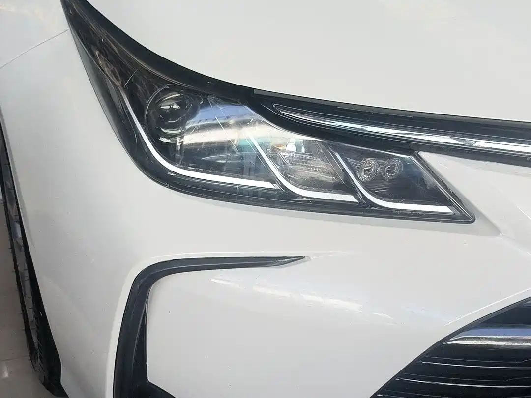 Toyota Corolla 2019 1.2T S-CVT GL-i Luxury Edition фото 10