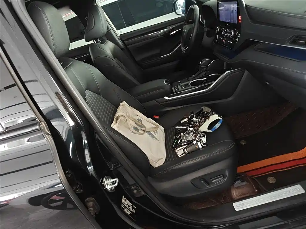 Toyota Crown Kluger 2023 2.5L HEV AWD Premium Edition фото 25
