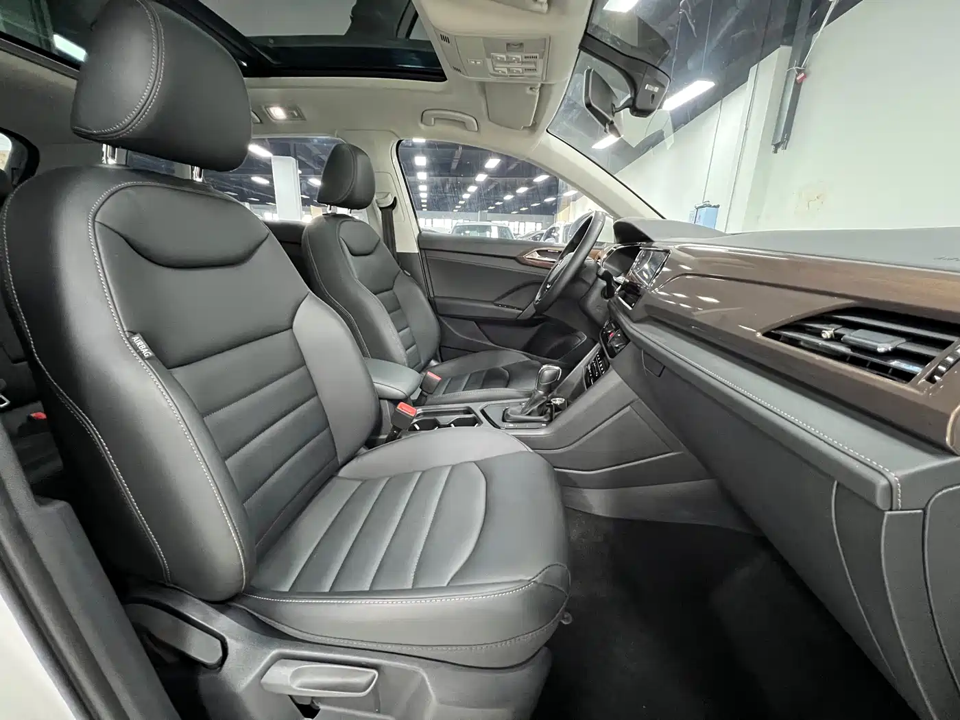 Volkswagen Tharu 2021 280TSI 2WD Luxury Plus фото 11