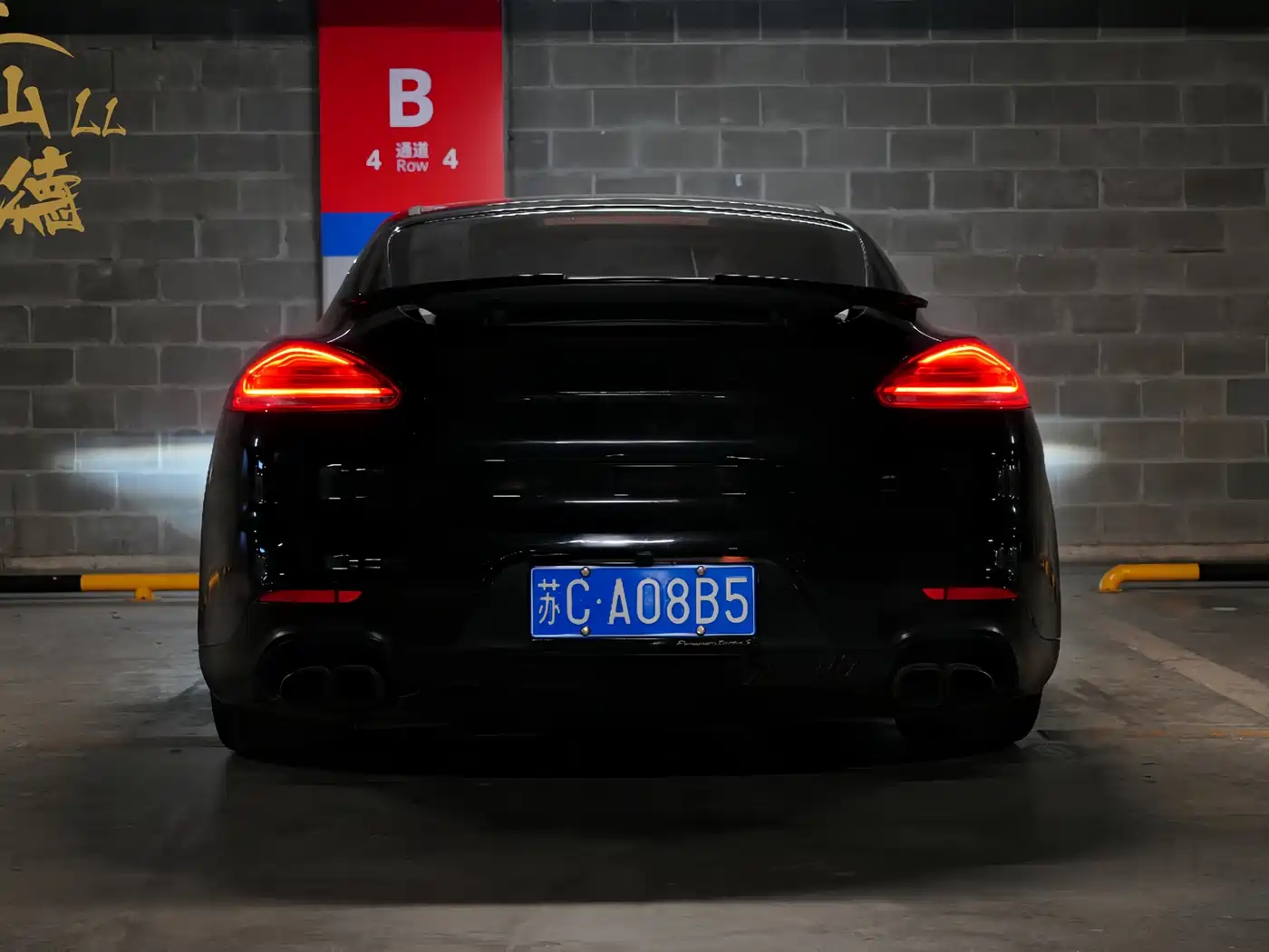 Porsche Panamera 2012 Panamera Turbo S 4.8T фото 7