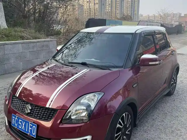 SUZUKI SWIFT