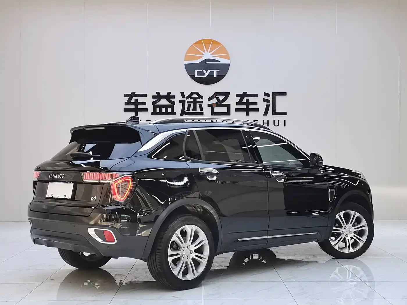 Lynk & Co 01 2019 2.0T 2WD Pro Edition China V фото 24