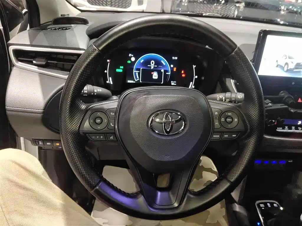 Toyota Corolla Cross 2024 2.0L Smart Hybrid Dual Engine Pioneer Edition фото 11