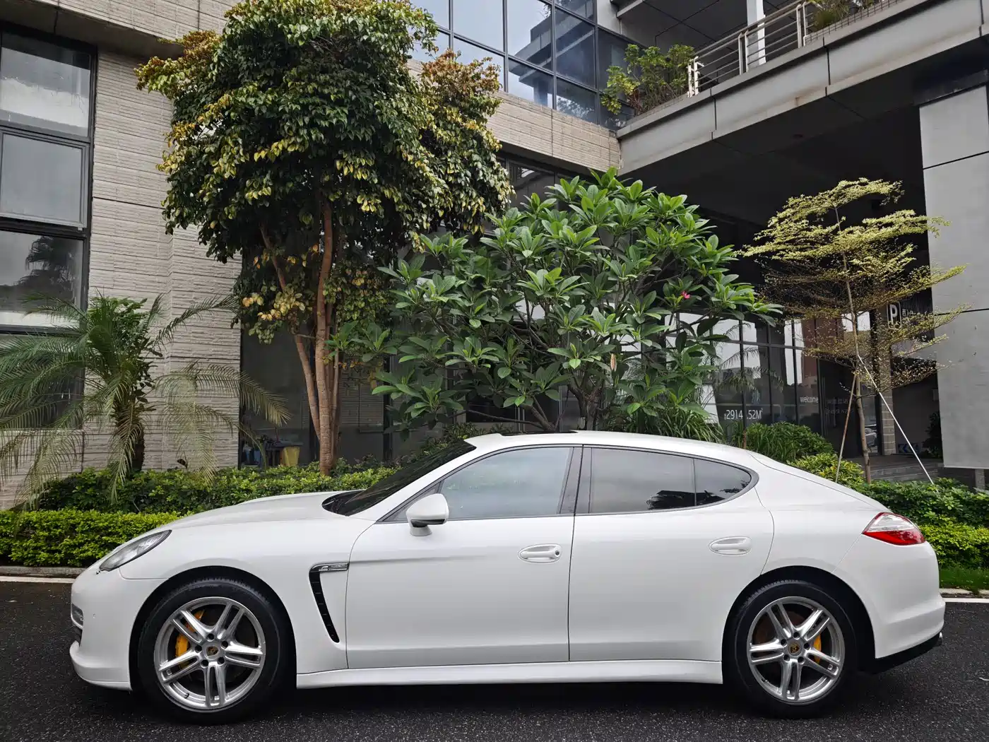 Porsche Panamera 2010 Panamera 3.6L фото 9