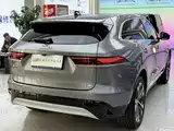 Фото 10 - Jaguar F-PACE
