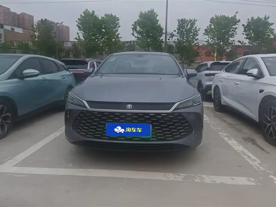 BYD Qin PLUS 2025 DM-i Smart Drive 55KM Leader фото 2