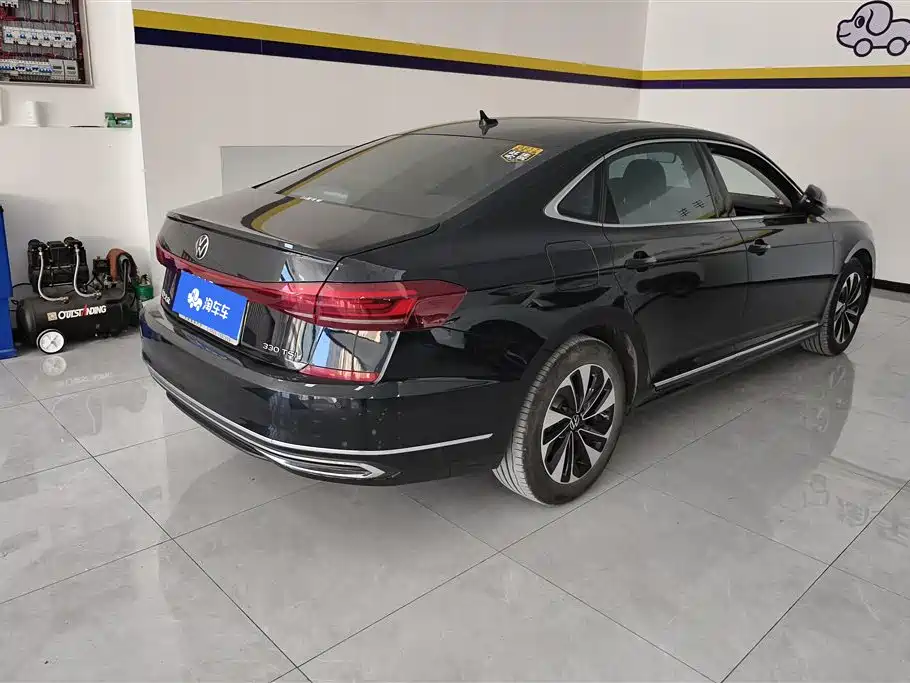 Volkswagen Passat 2023 330TSI Elite Edition фото 3