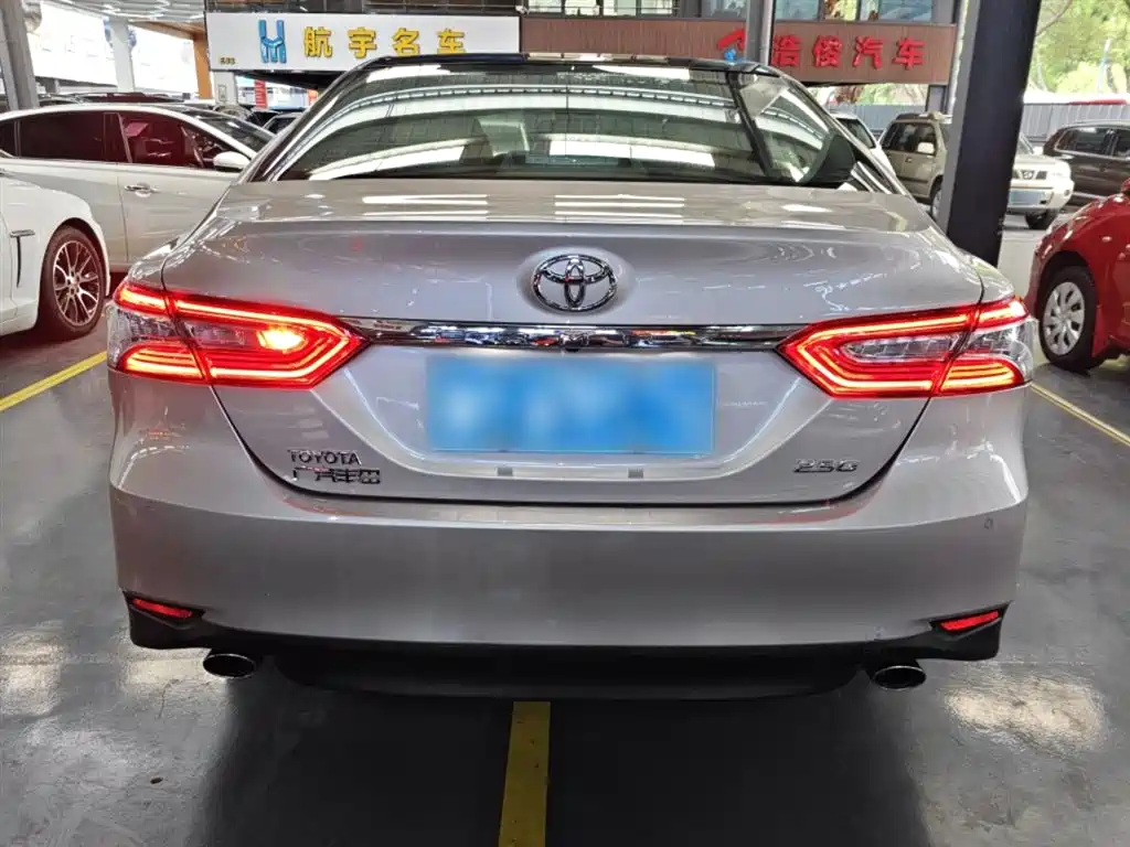 Toyota Camry 2018 2.5G Luxury Edition фото 6