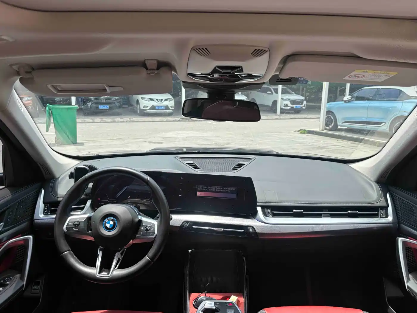 BMW iX1 2023 eDrive25L M Sport Package фото 12