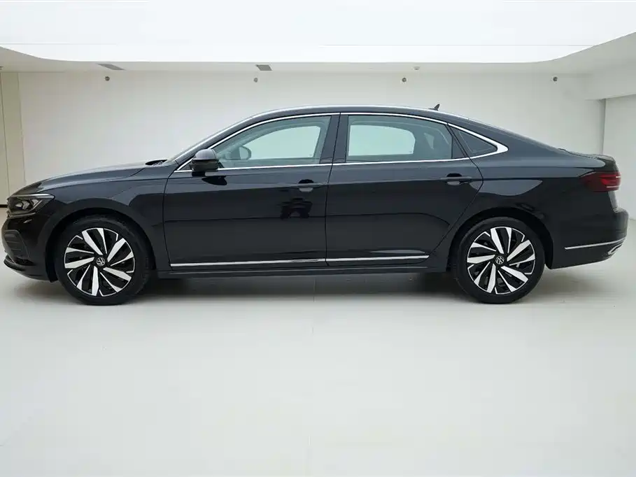 Volkswagen Passat 2024 380TSI Elite Edition фото 10
