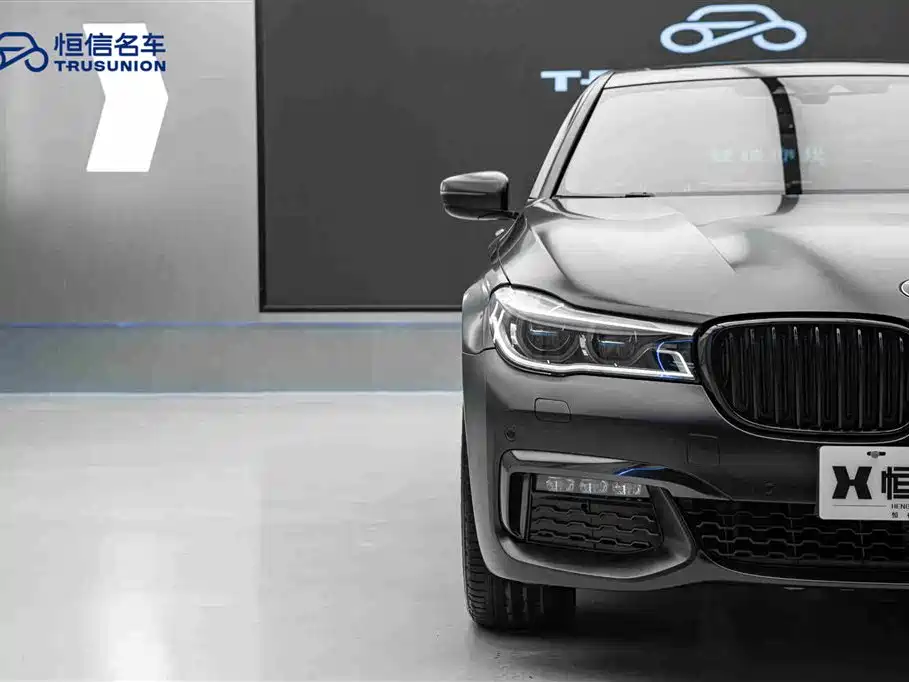 BMW 7 Series 2018 740Li xDrive Luxury M Sport Package Black Flame Edition фото 8