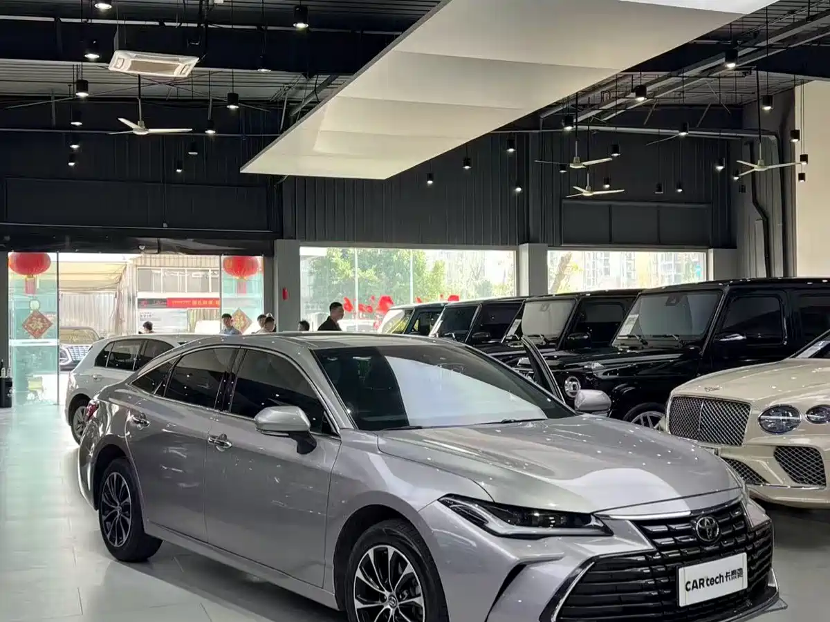 Toyota Avalon 2022 2.0L Luxury Edition фото 3