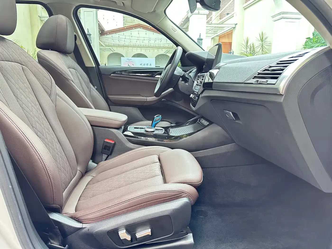 BMW iX3 2022 Leading Edition фото 10