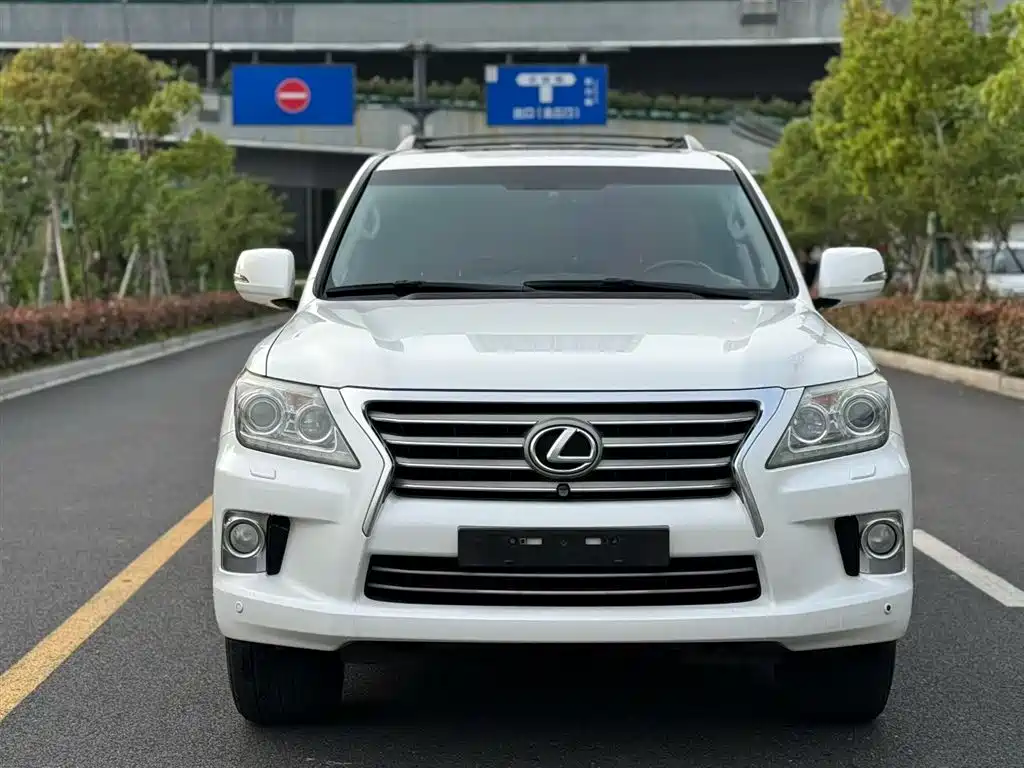 Lexus LX 2013 570 фото 2