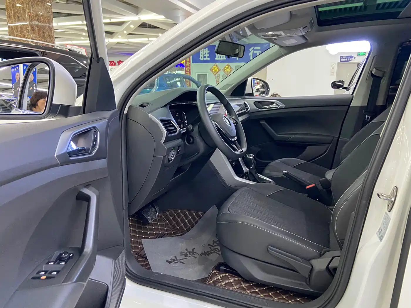 Volkswagen T-Cross 2022 280TSI DSG Comfort Edition фото 7