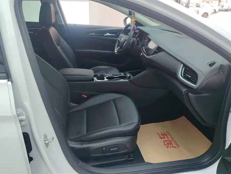Buick Regal 2024 25T Ultra Comfort Edition фото 8