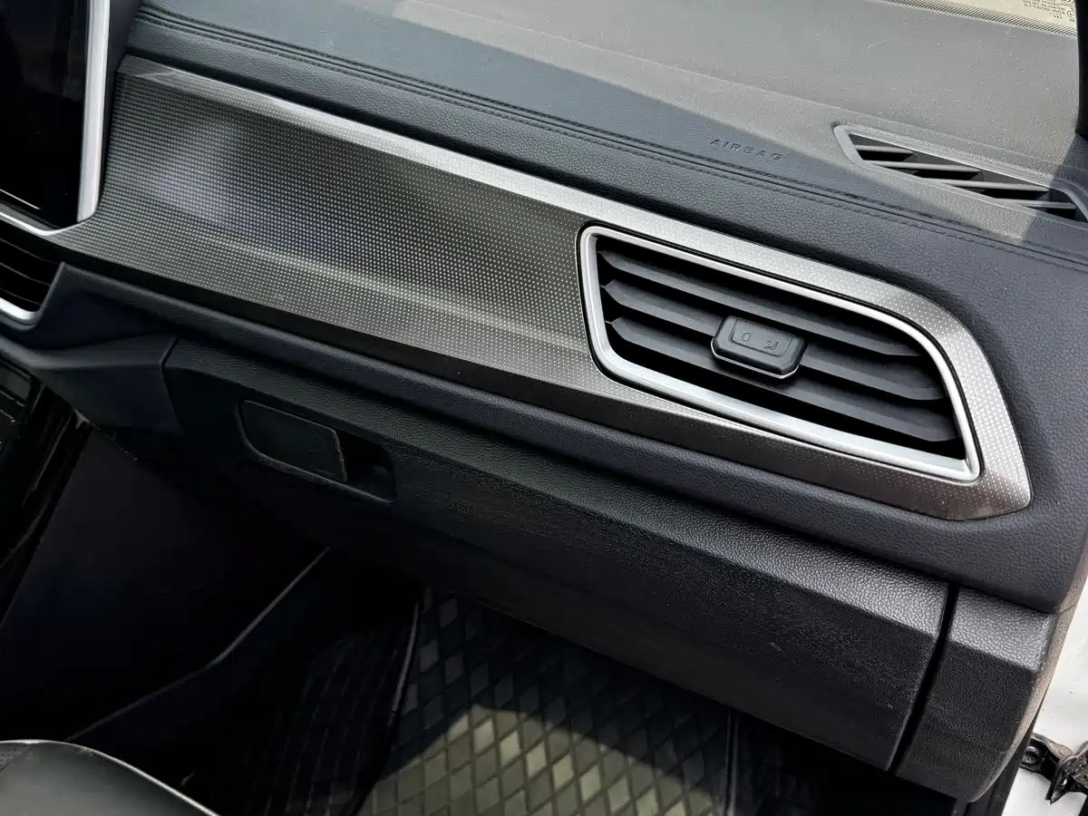 Volkswagen T-ROC 2023 300TSI DSG 2WD Dawn Edition фото 24