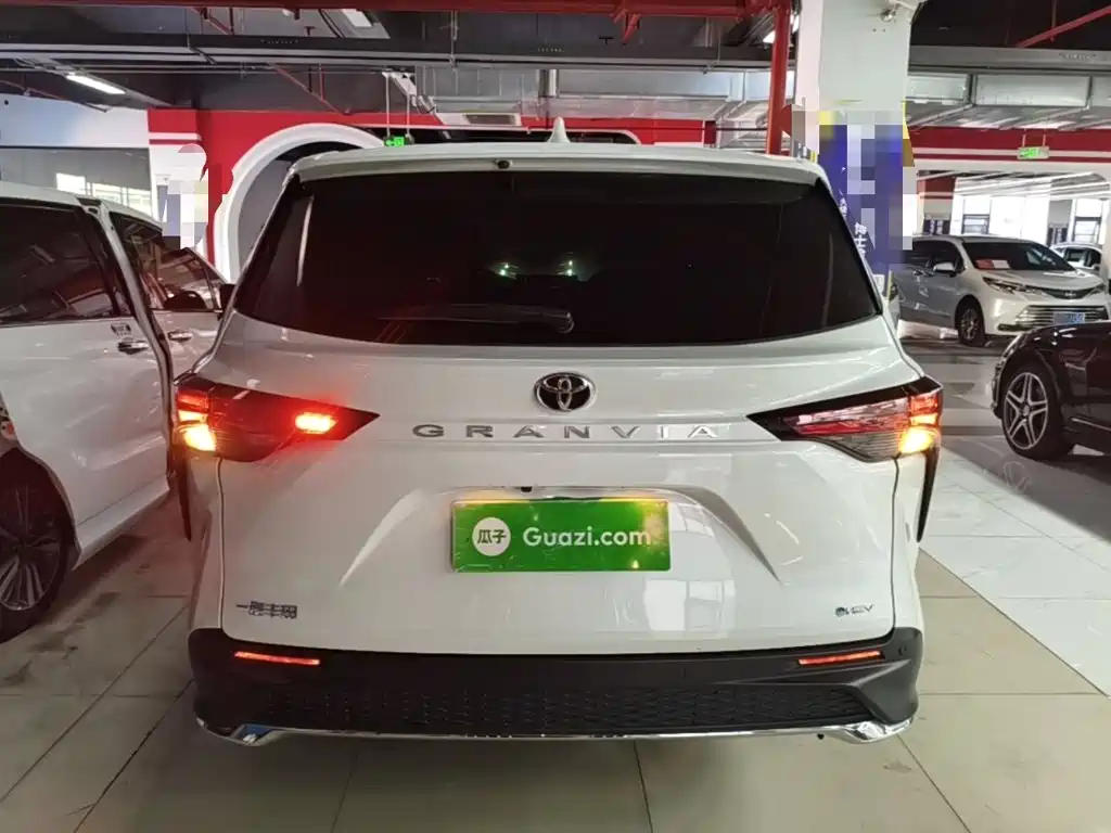 Toyota Granvia 2025 2024 2.5L Hybrid Comfort