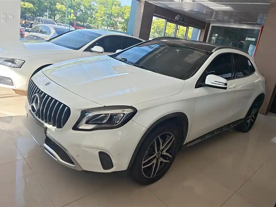 Mercedes-Benz GLA 2017 GLA 200 Fashion