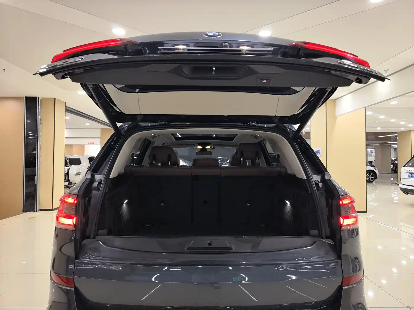 BMW X5 (Import) 2020 xDrive40i M Sport Package фото 14
