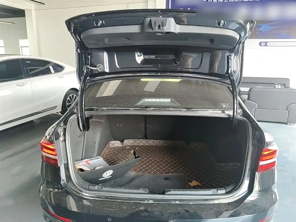 Volkswagen Lavida 2021 280TSI DSG Luxury Edition фото 19