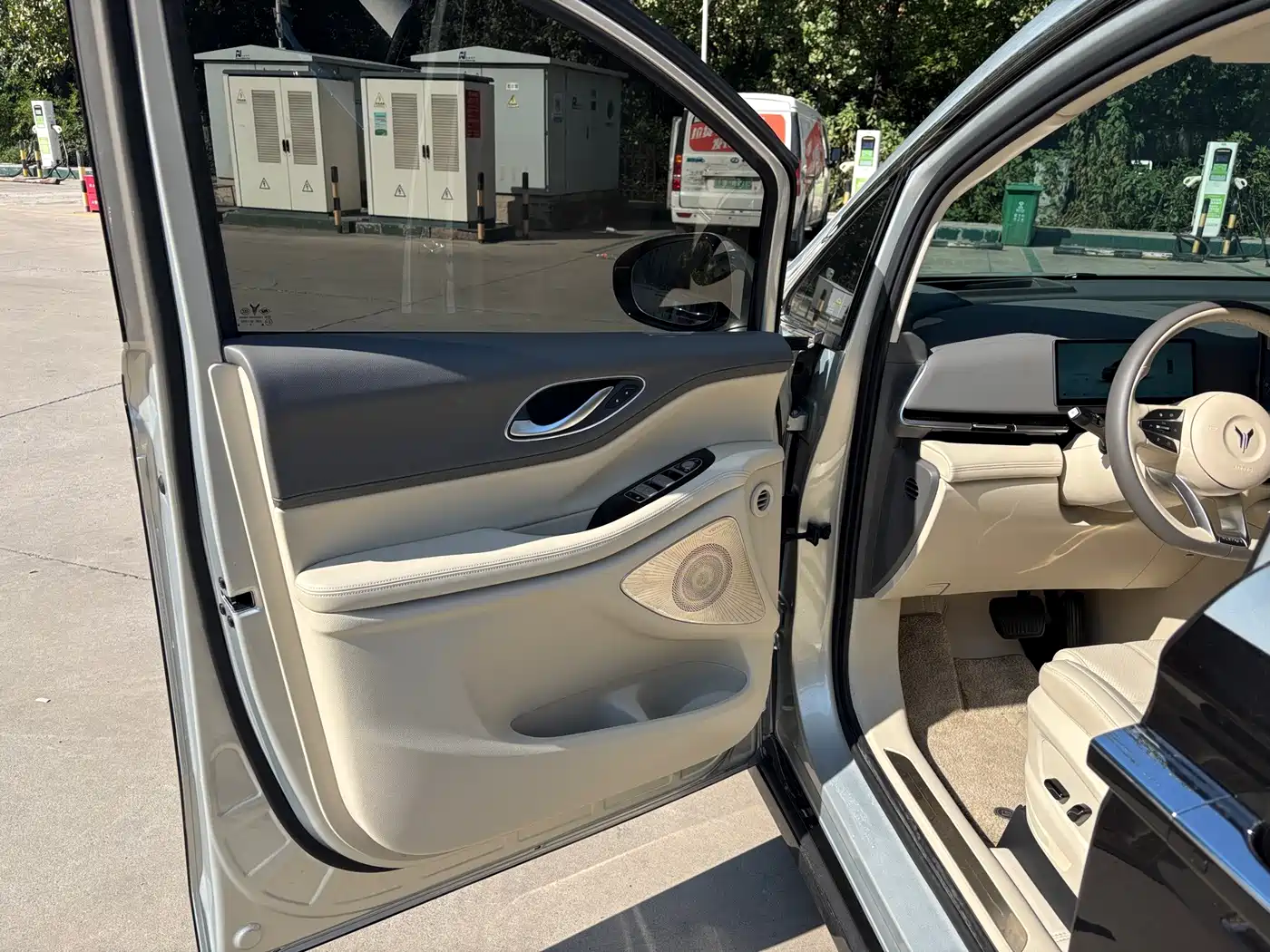 Voyah Dreamer 2025 2025 PHEV AWD Flagship Qian Kun Edition