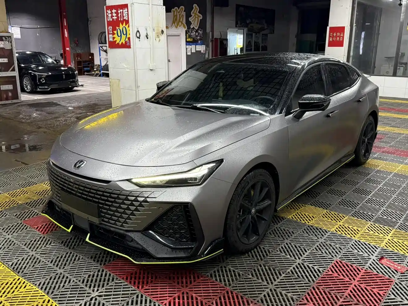 Changan UNI-V 2023 2.0T Sharp Speed Edition