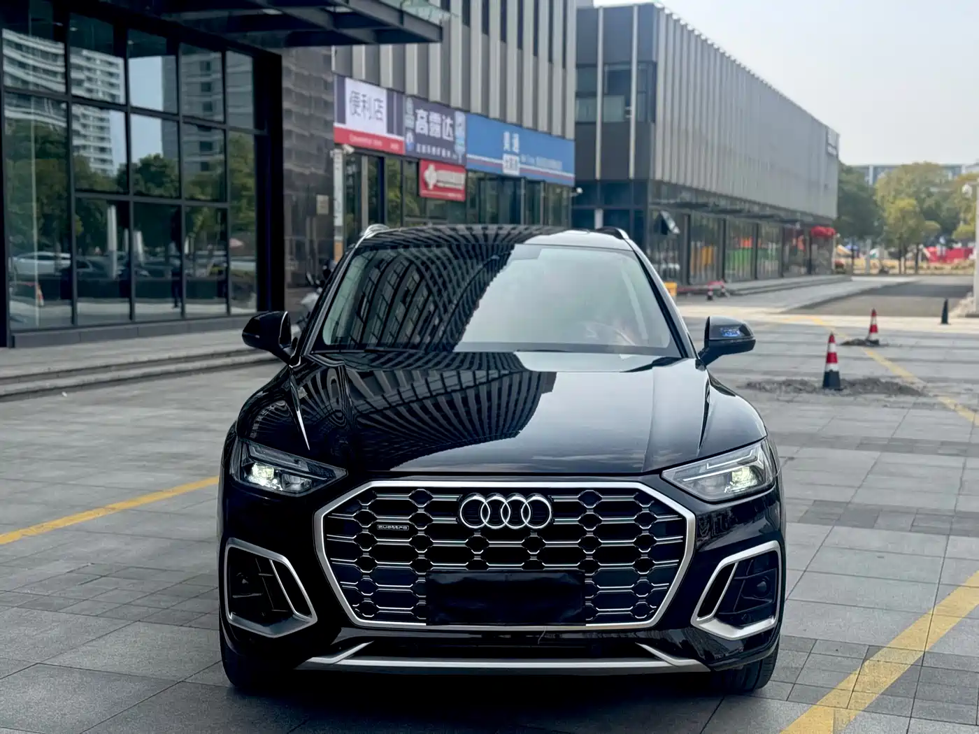 Audi Q5L 2024 Model 40 TFSI Fashion Dynamic фото 3