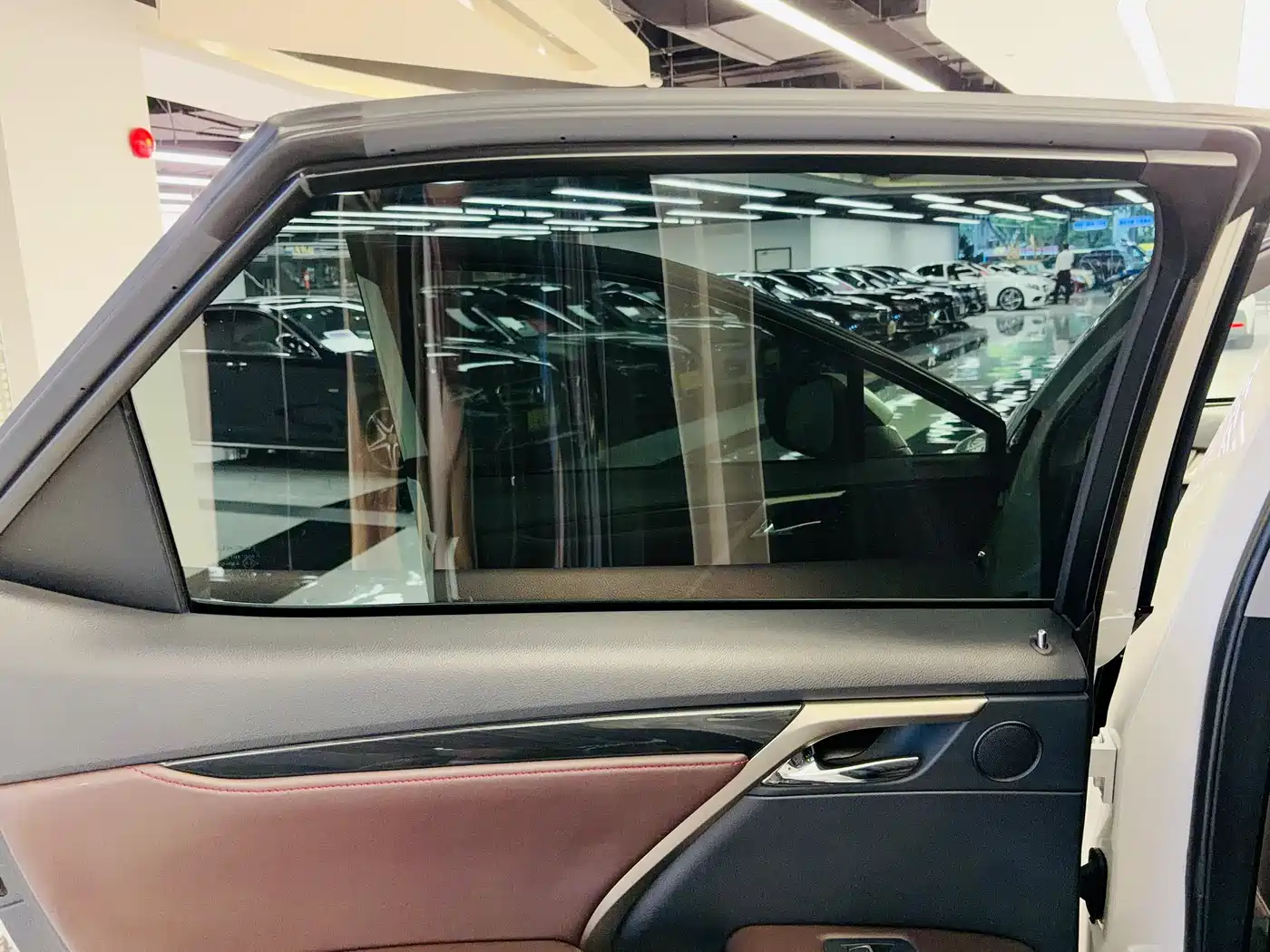Lexus RX 2020 Facelift 300 AWD Elegance Edition фото 9