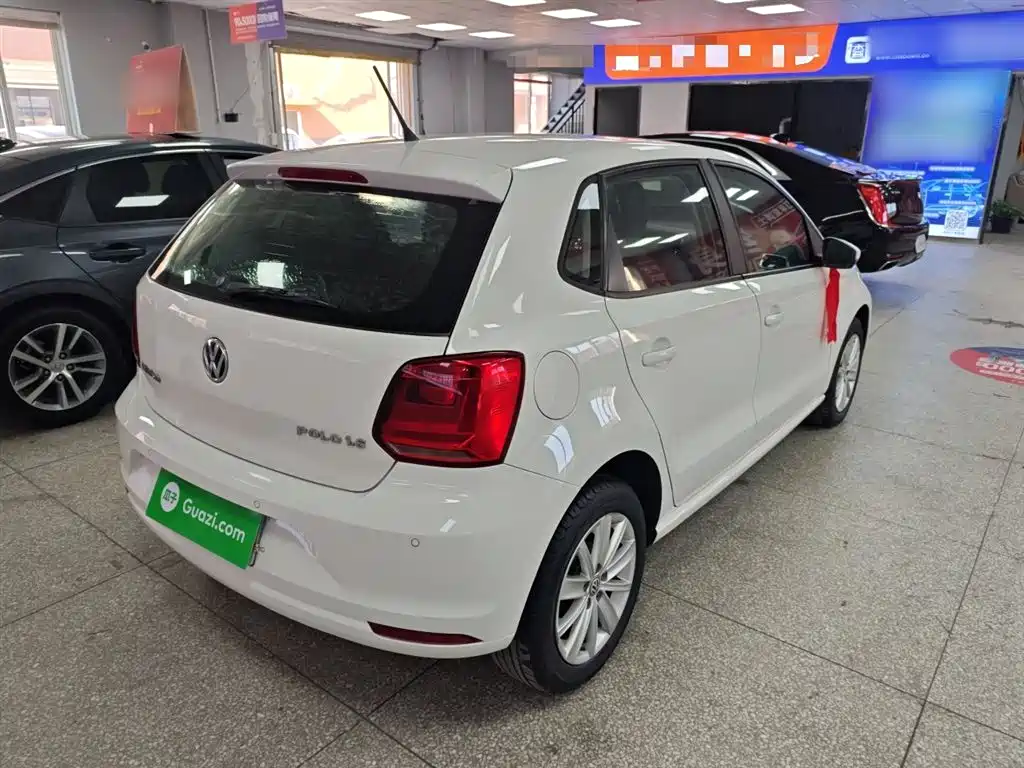 Volkswagen Polo 2014 1.6L Automatic Comfort Edition фото 23