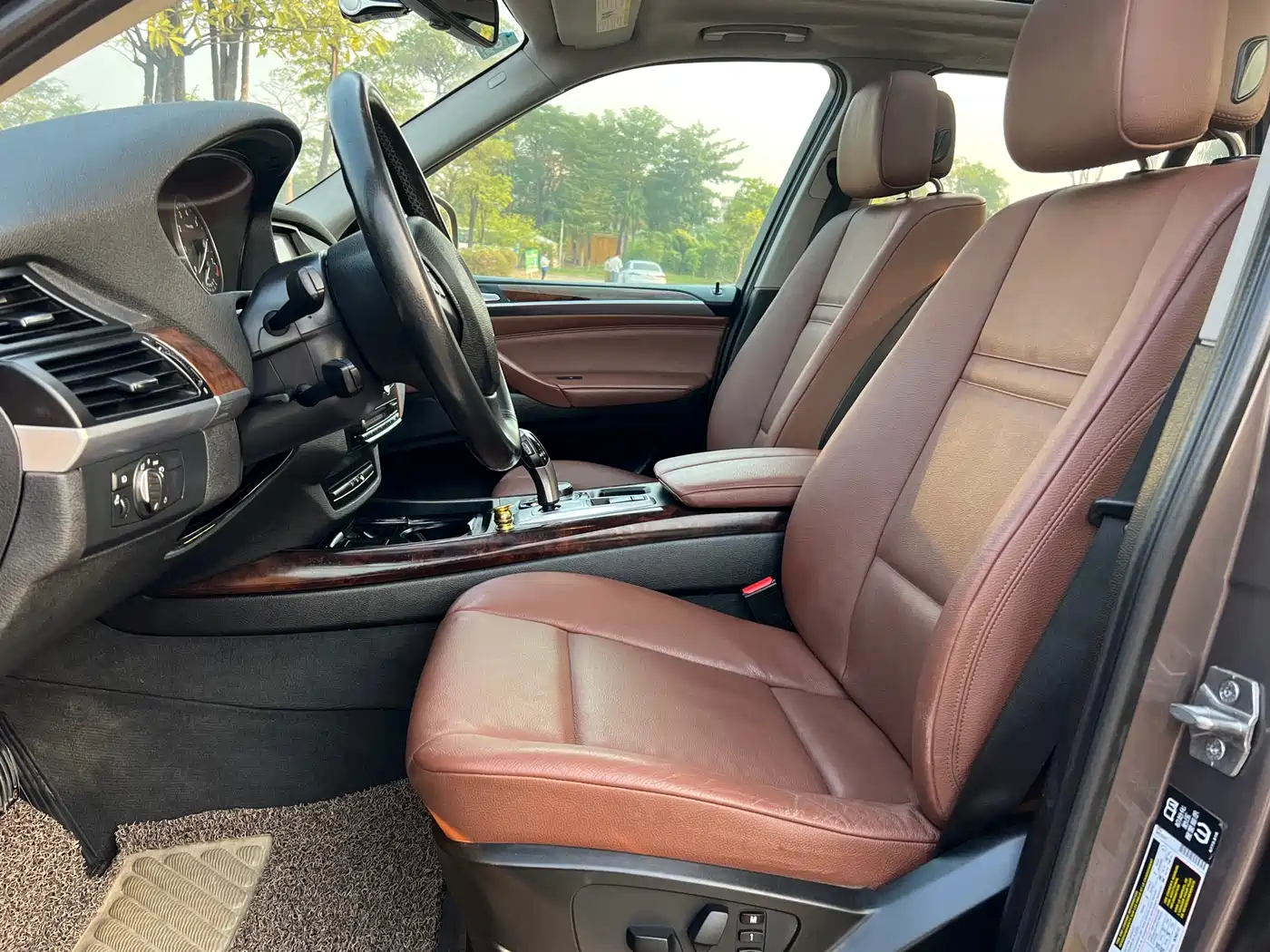 BMW X5 (Import) 2011 xDrive35i Leading Edition фото 10
