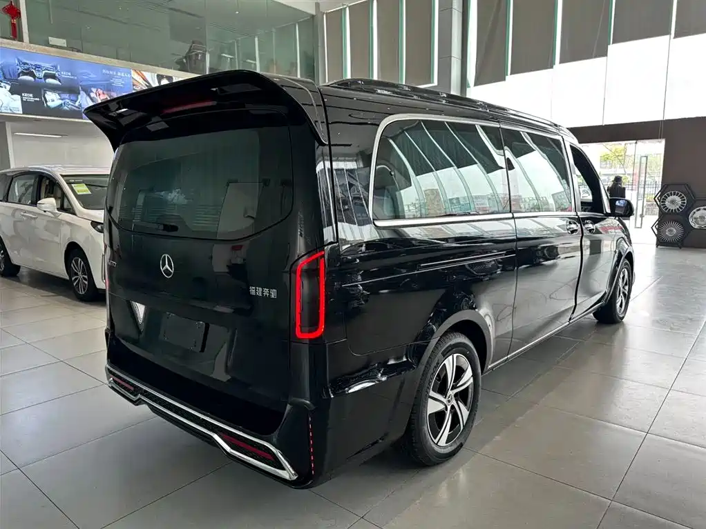 Mercedes-Benz Vito 2024 2.0T Business 7-Seater фото 29