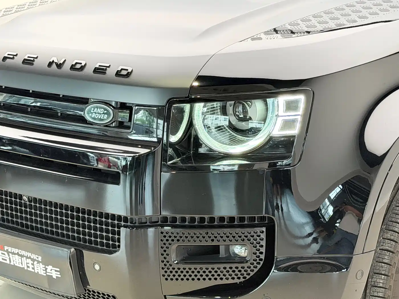 Land Rover Defender 2021 90 P400 X-DYNAMIC S фото 8