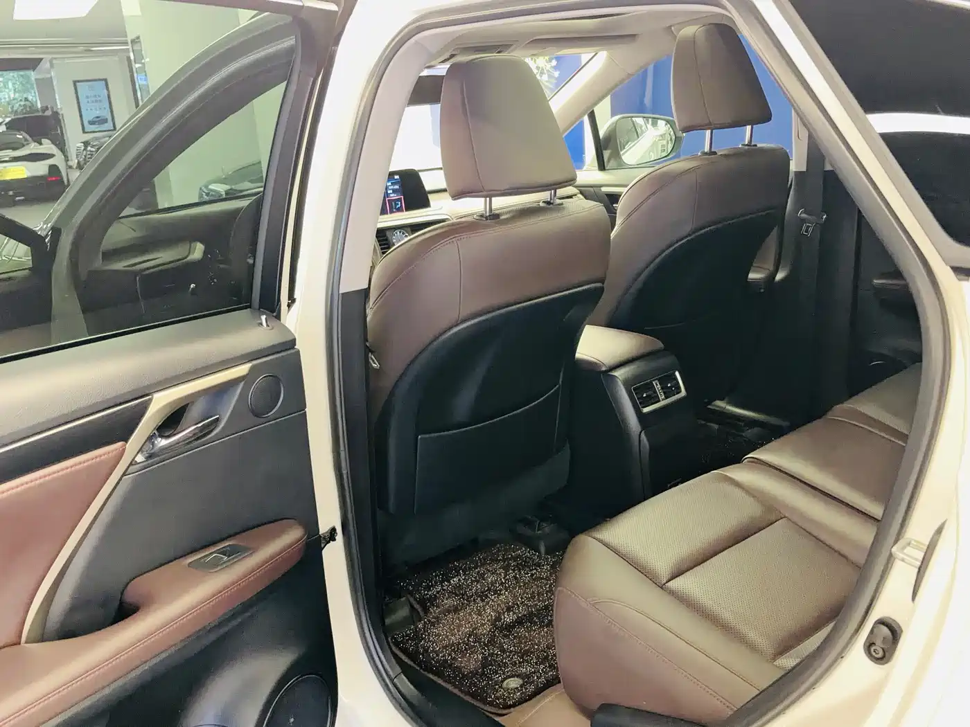 Lexus RX 2020 Facelift 300 AWD Elegance Edition фото 7