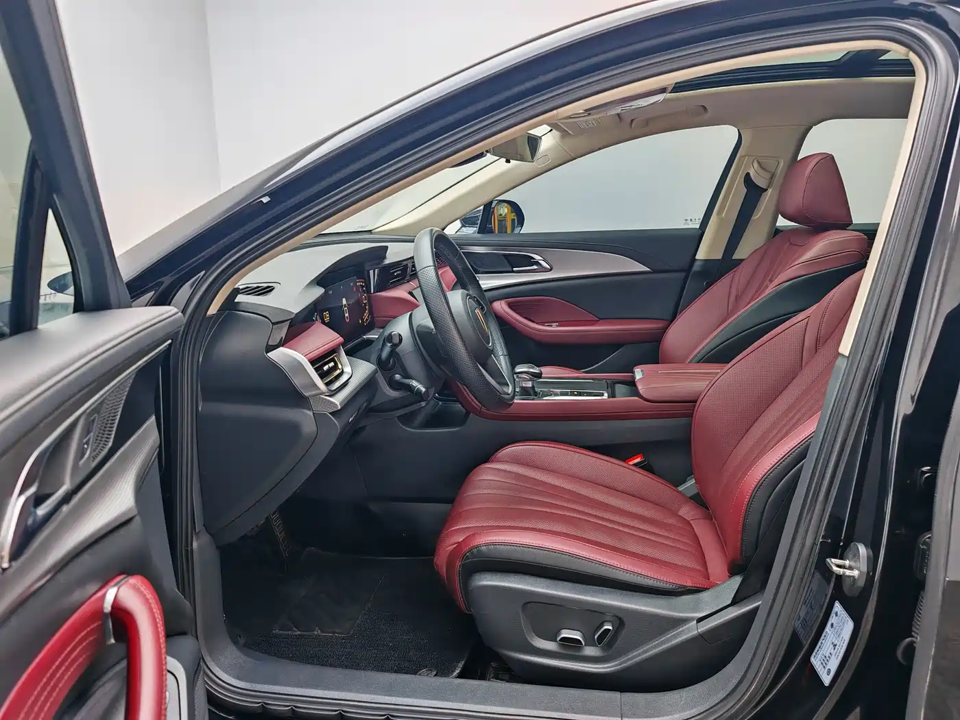 Hongqi H5 2024 1.5T DCT Smart Connect Flag Rhythm Edition фото 14