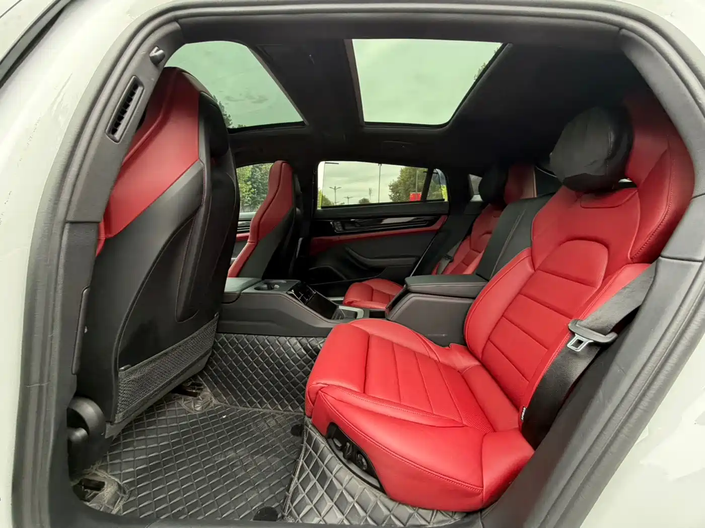 Photo 7 - Porsche Panamera