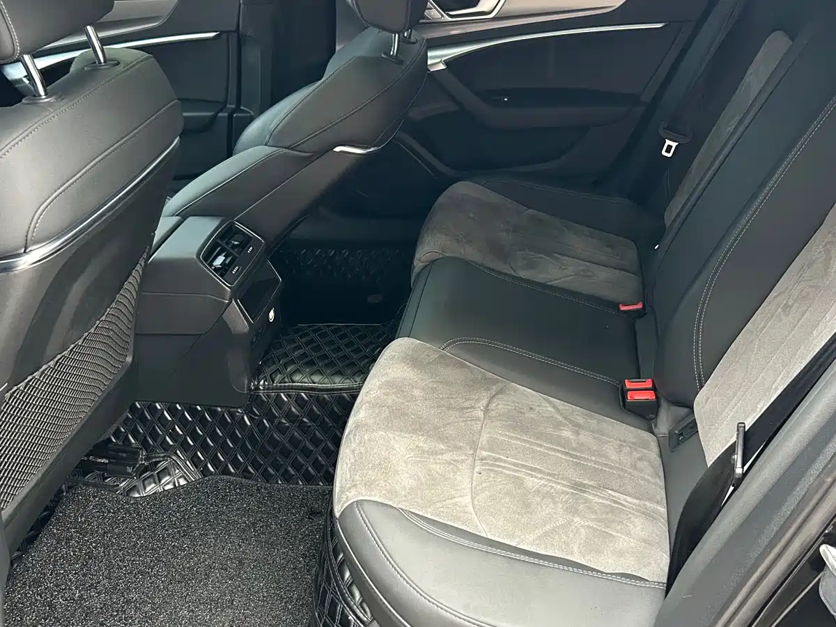Audi A6L 2023 40 TFSI Luxury Elegance фото 8
