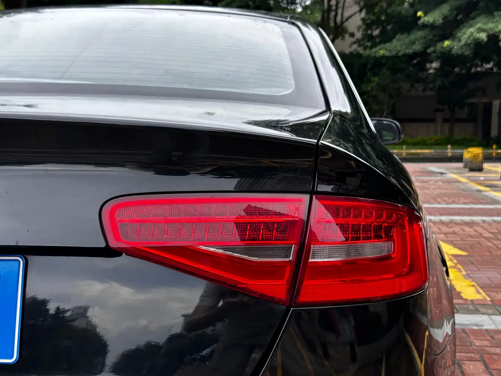 Фото 10 - Audi A4L