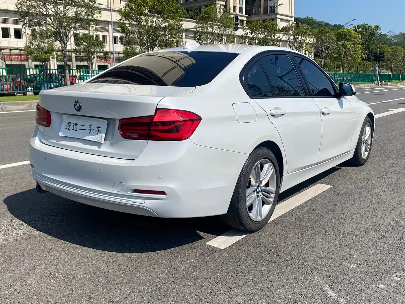 BMW 3 Series 2018 318i фото 5