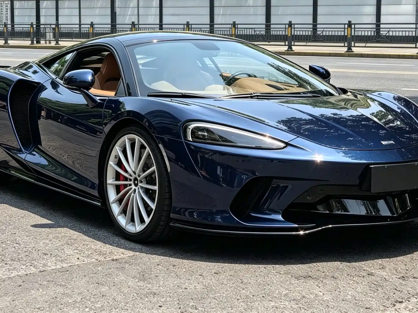 2023 McLaren GT